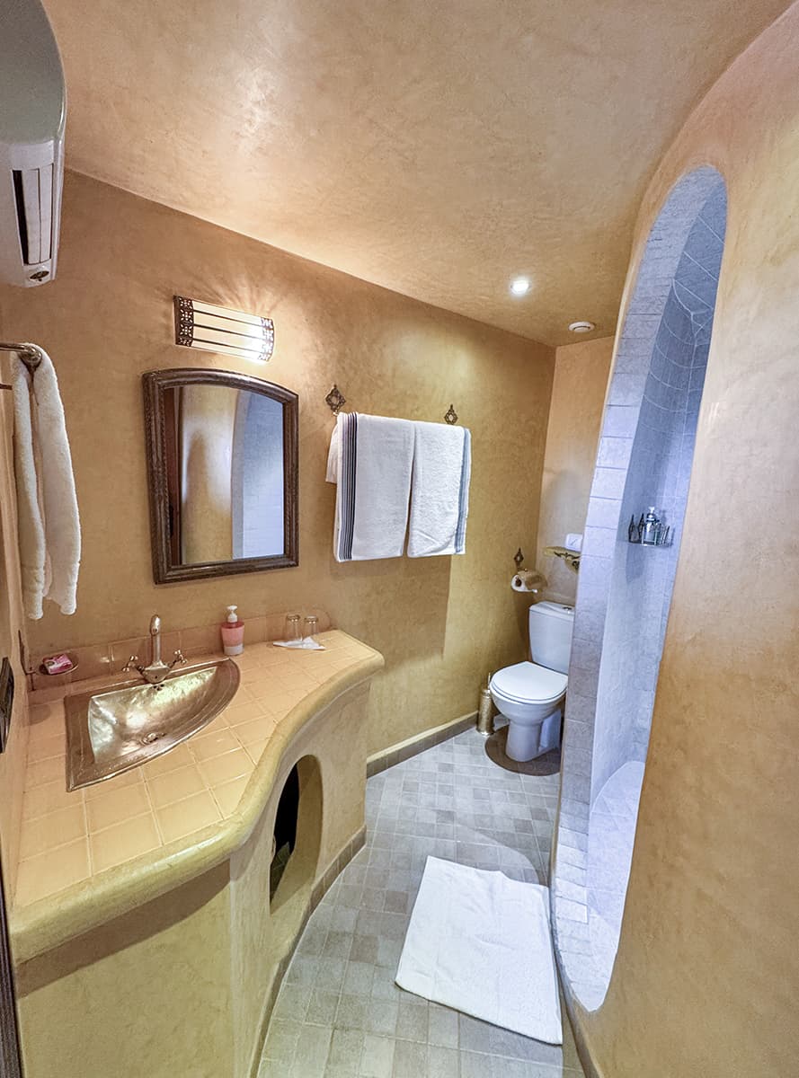 Suite Tazaroute — salle de bain, détail