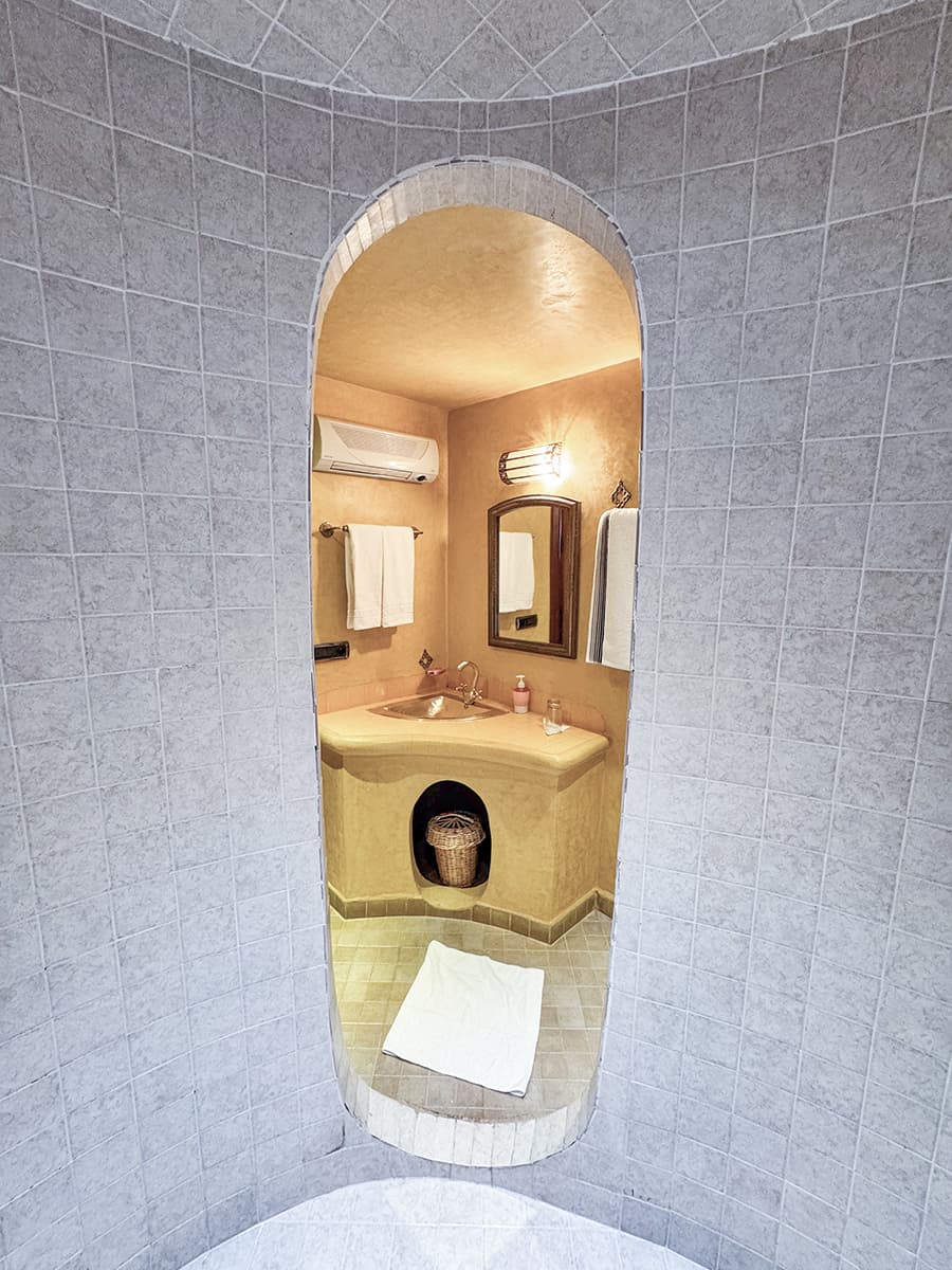 Suite Tazaroute — salle de bain, vue